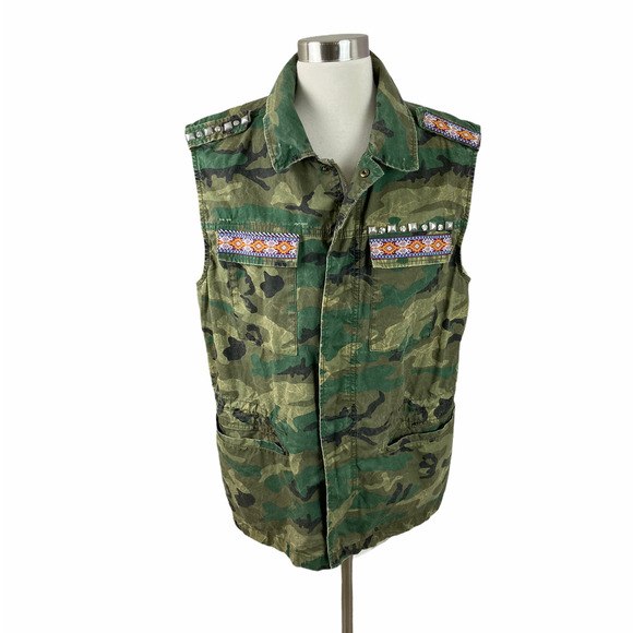UO Ecote L Camo Studded Embroidered Zip Snap Vest